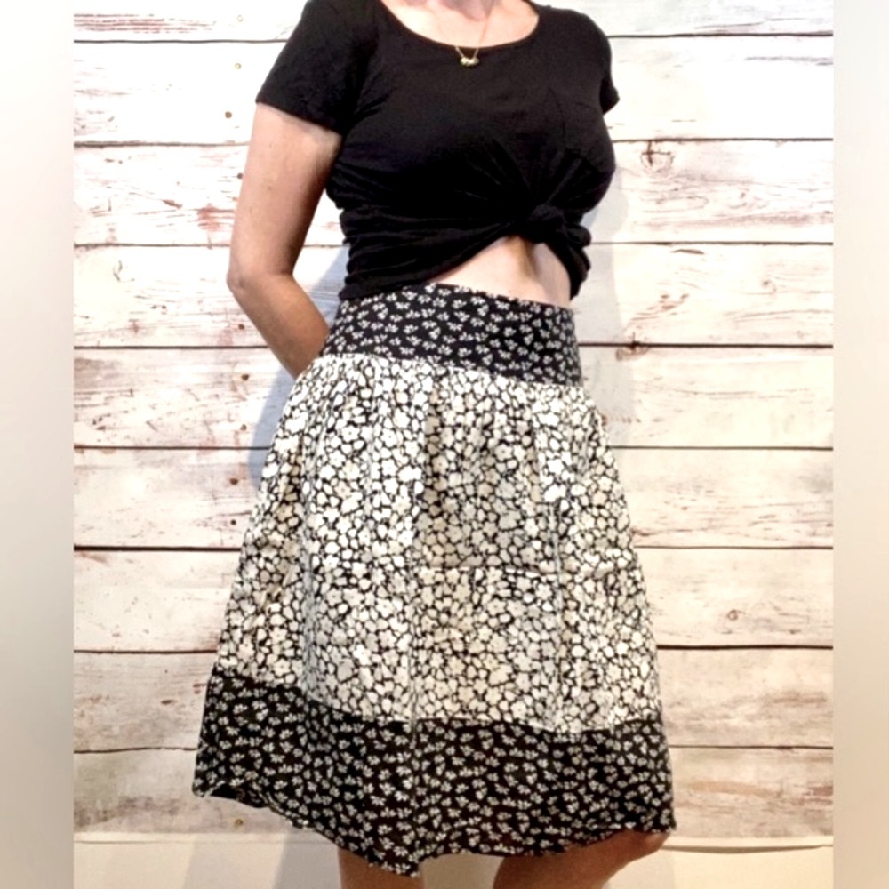 Mimi Chica • NWOT Ditsy Prairie Flower Peasant Skirt XL